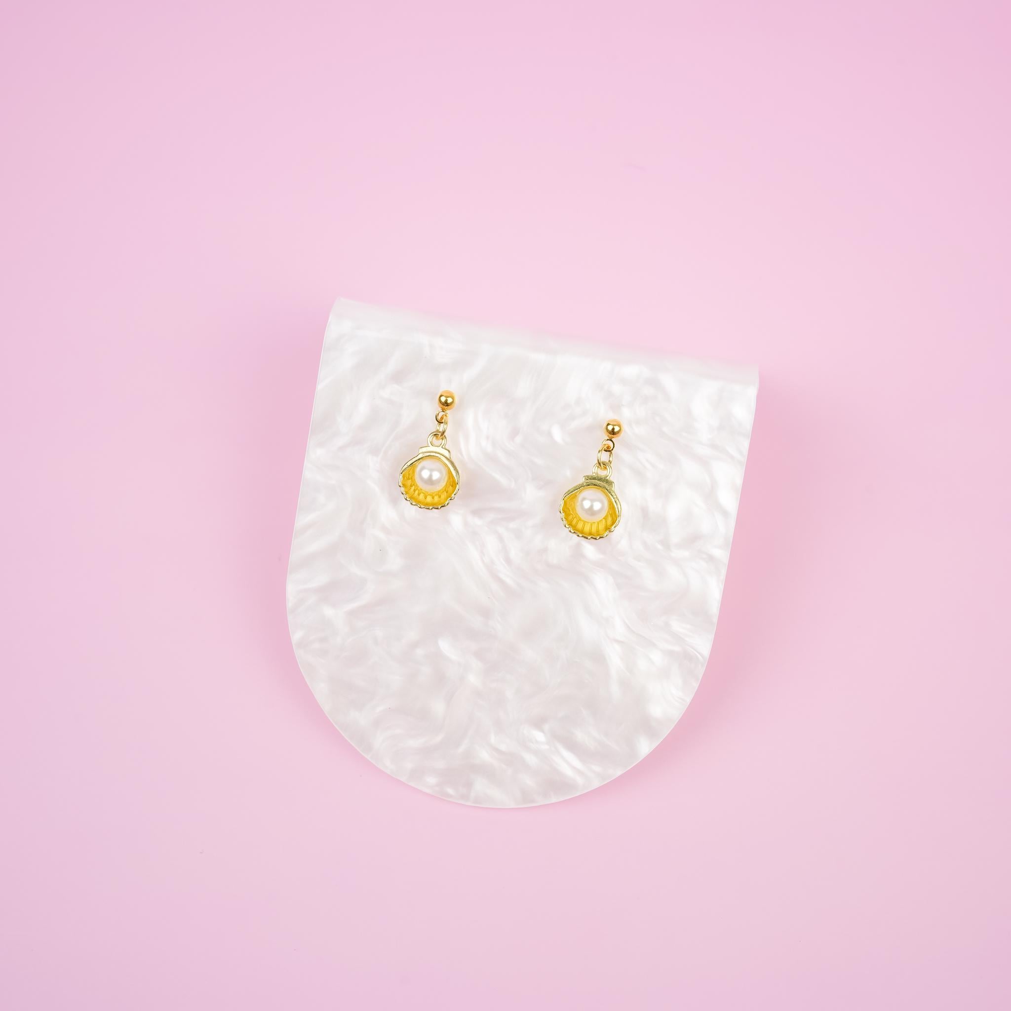 Gold Seashell & Pearl Dangle Earrings - Mini Story Co