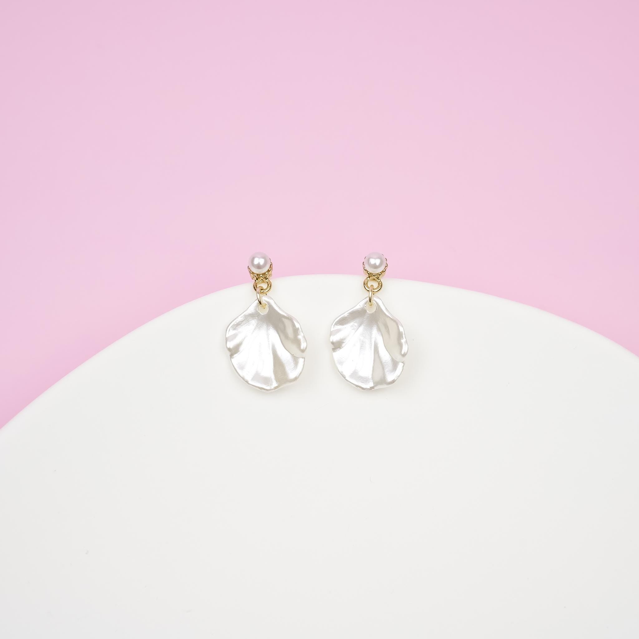 White Shell Pearl Dangle Earrings | Seashell Earrings | Handmade Boho Dangly | Gold Minimalist Earrings | Ocean Beach Wedding Jewelry