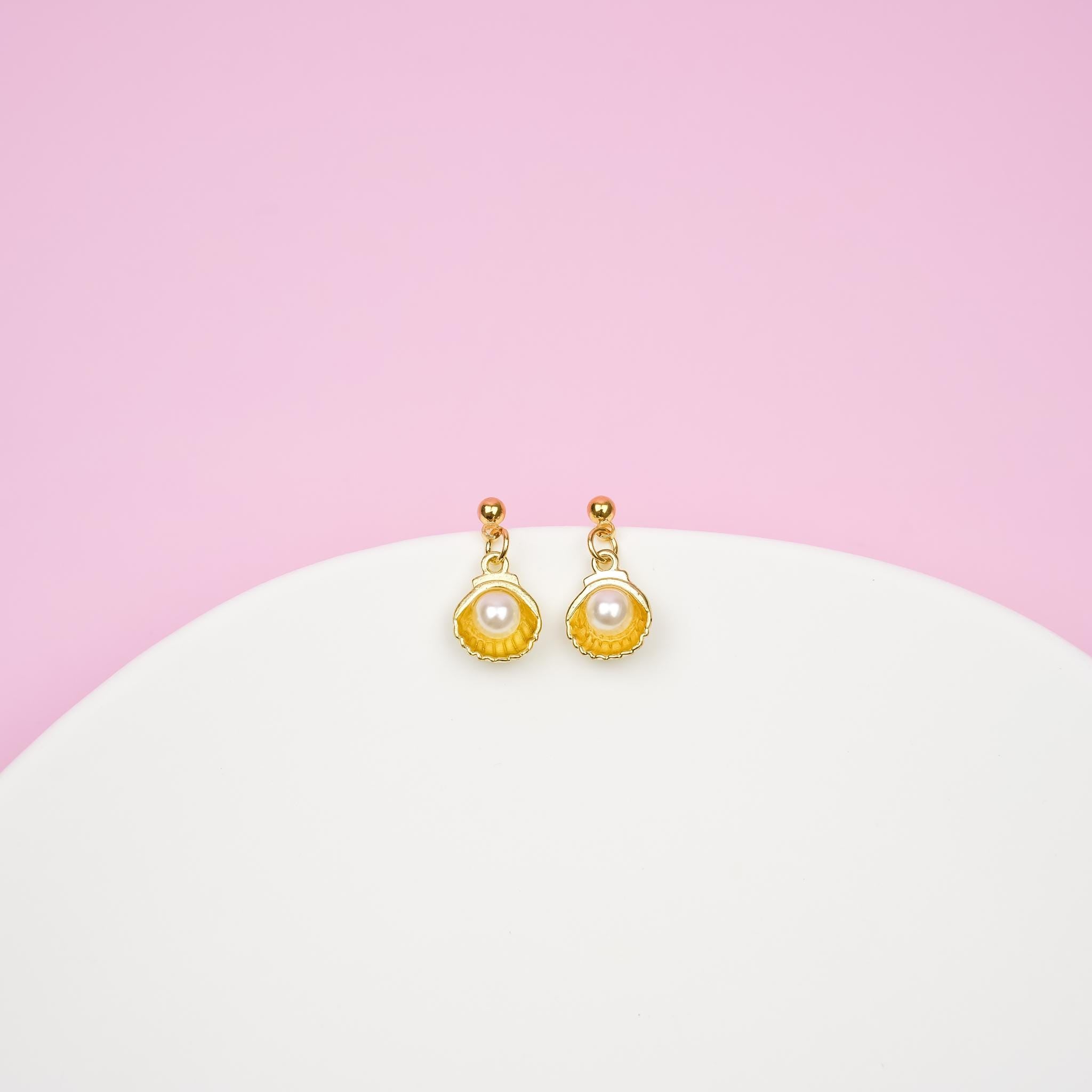 Gold Seashell & Pearl Dangle Earrings | Dainty Freshwater Pearl Dangly | Aesthetic Mermaid Beach Drop Jewelry | Bridesmaid Wedding Jewelry