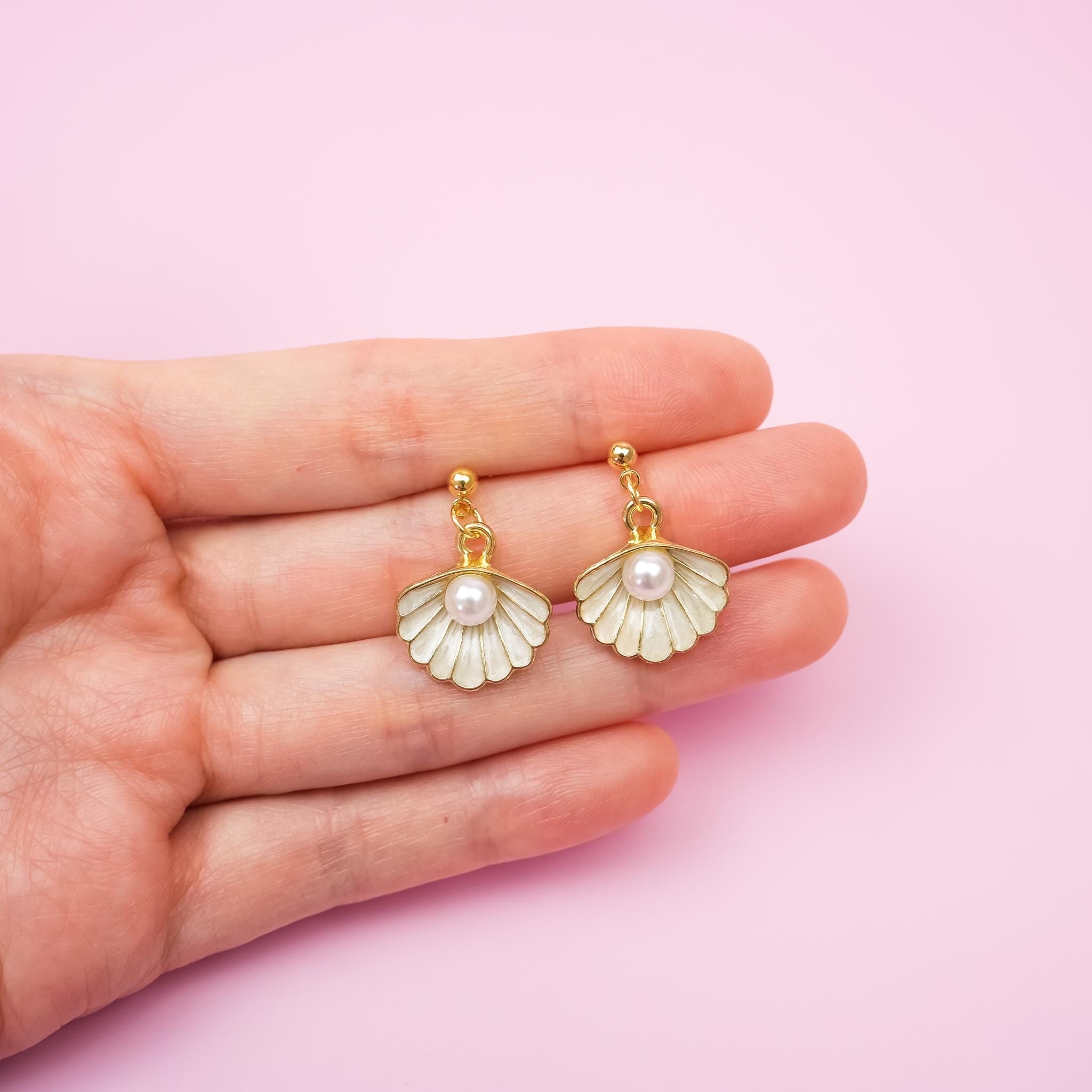 Gold Seashell & Pearl Dangle Earrings | Dainty Freshwater Pearl Dangly | Aesthetic Mermaid Beach Drop Jewelry | Bridesmaid Wedding Jewelry