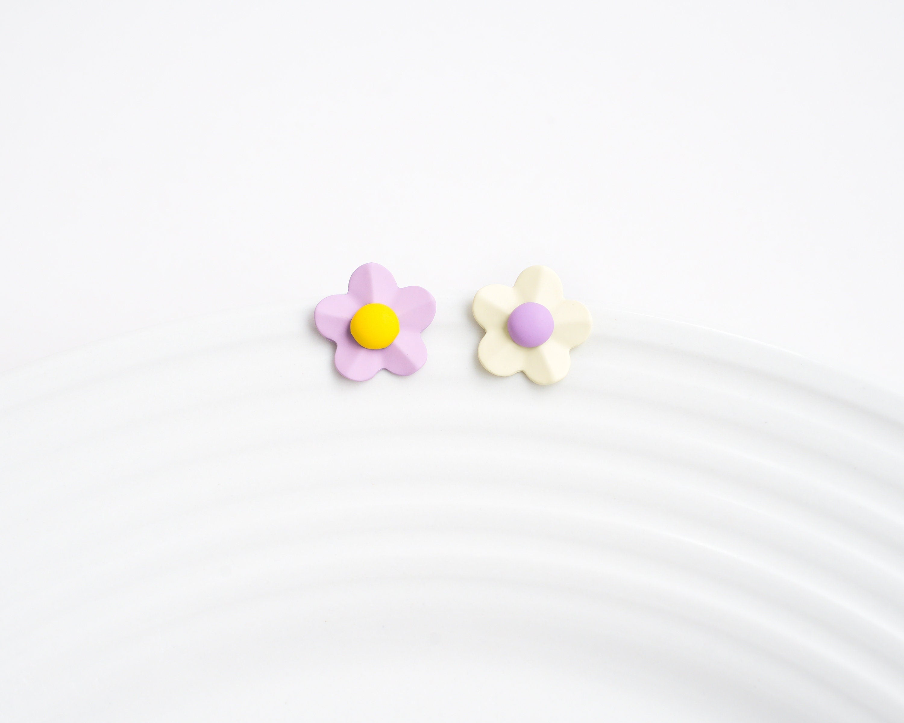 Retro Flower Mismatched Earrings - Mini Story Co