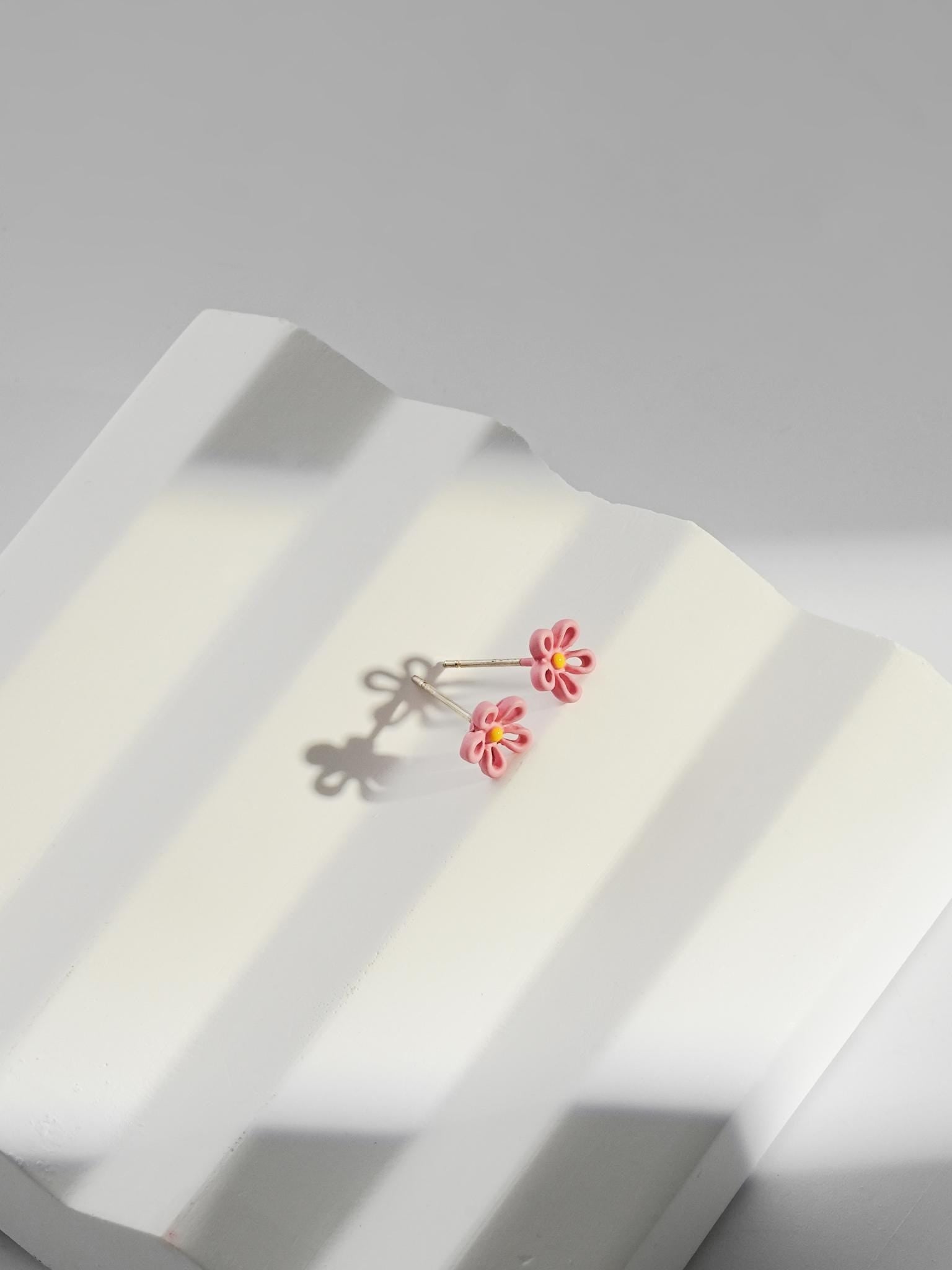 Tiny Open Flower Stud Earrings - Mini Story Co