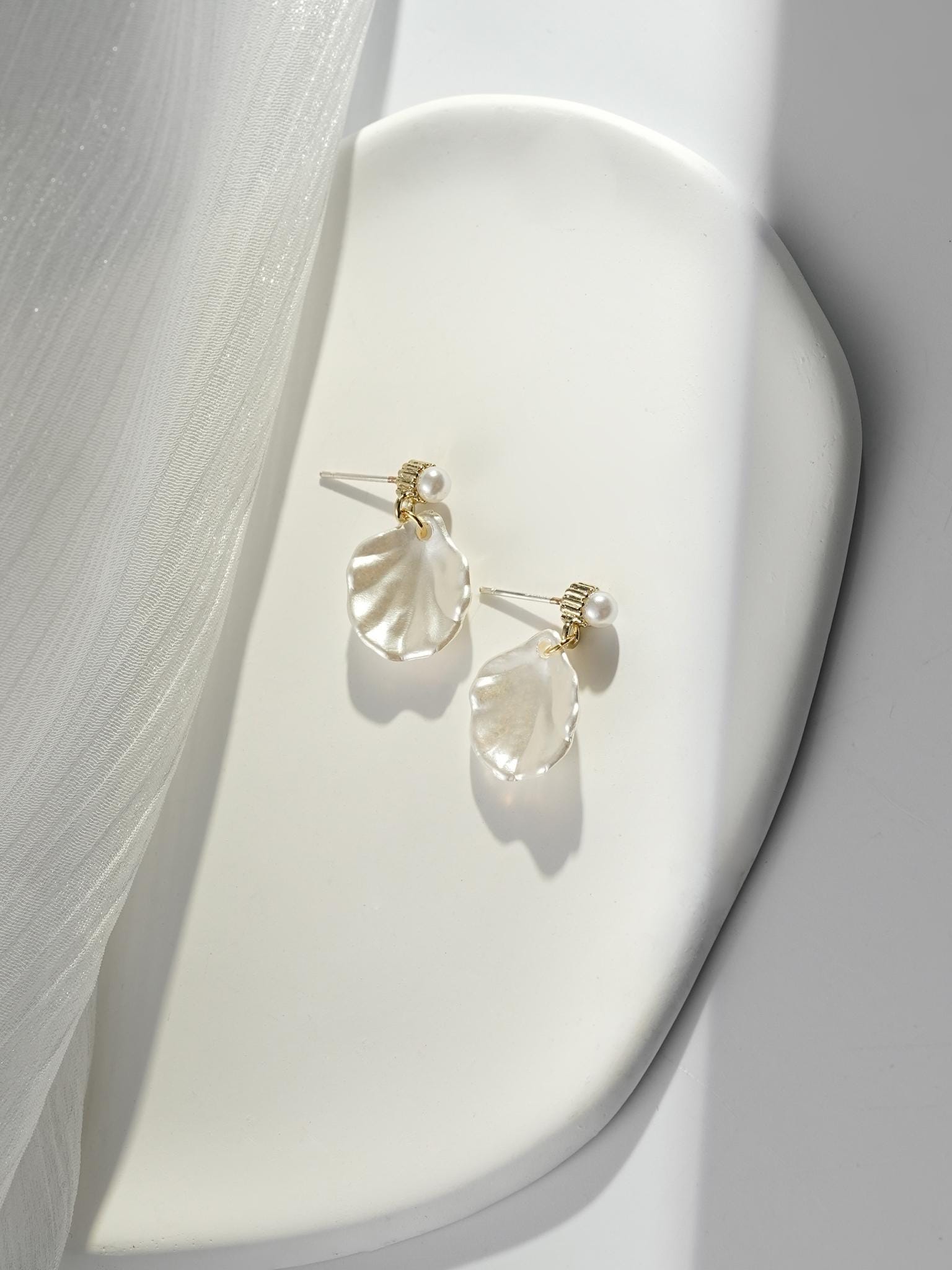 White Shell Pearl Dangle Earrings - Mini Story Co