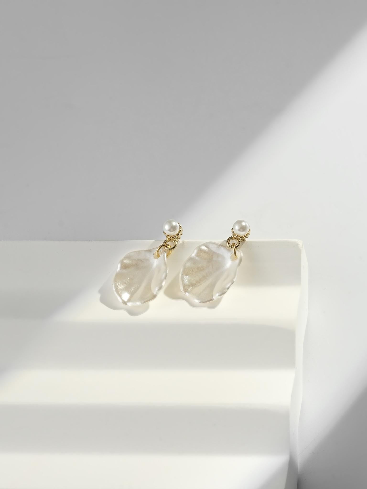 White Shell Pearl Dangle Earrings - Mini Story Co