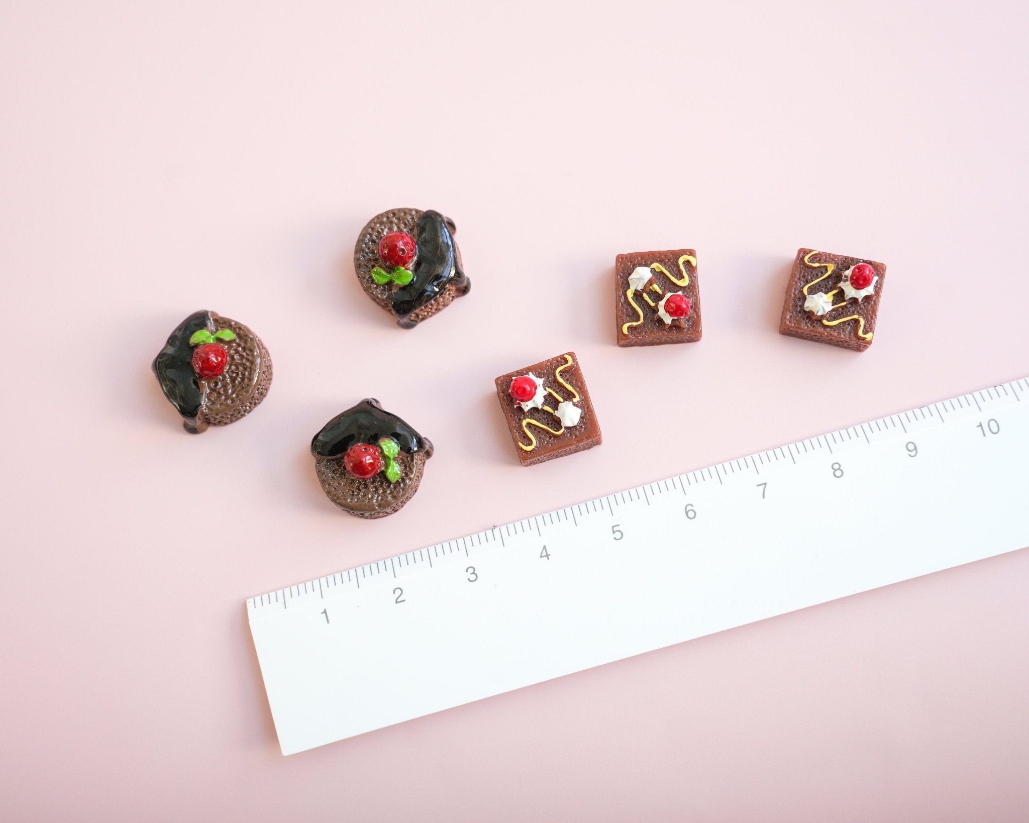 Chocolate Brownie Pin - Mini Story Co