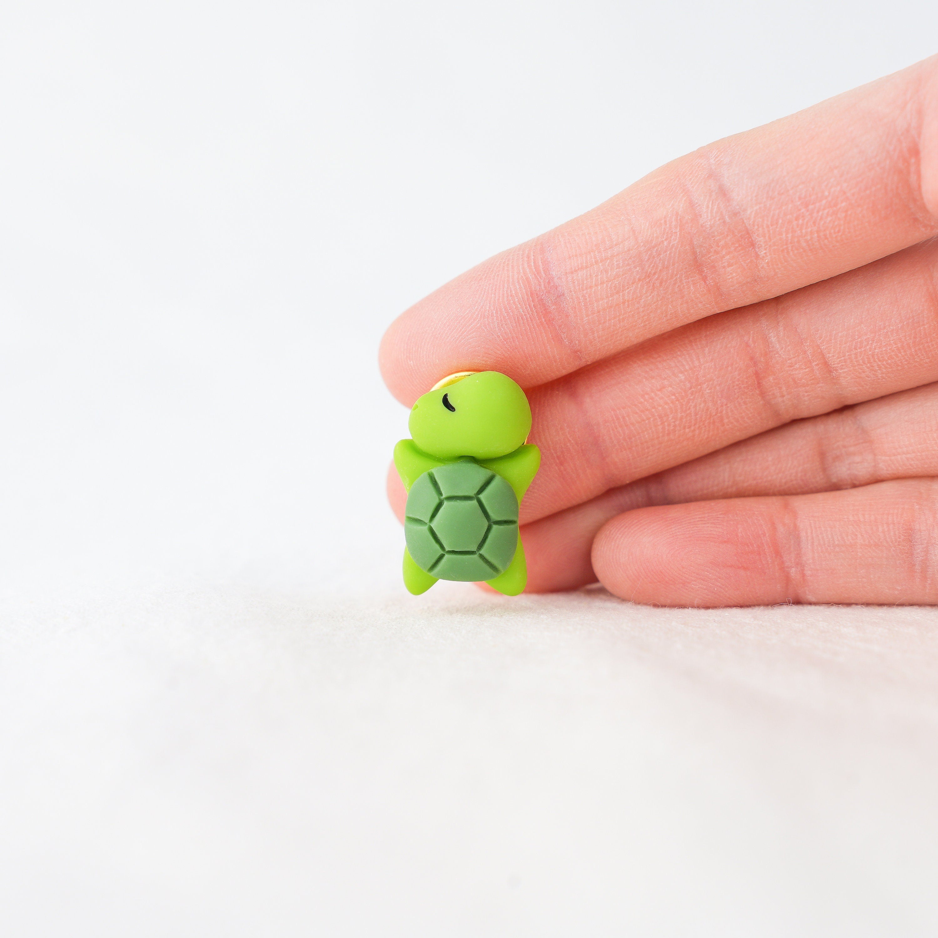 Sleepy Turtle Pin