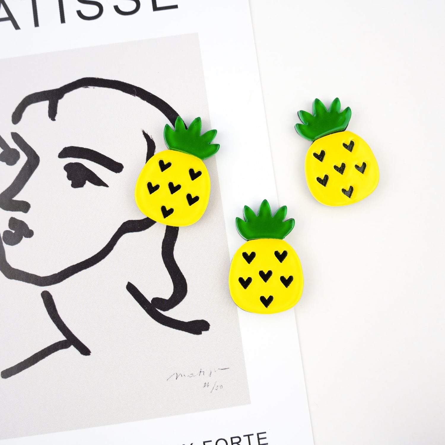 Pineapple Pin