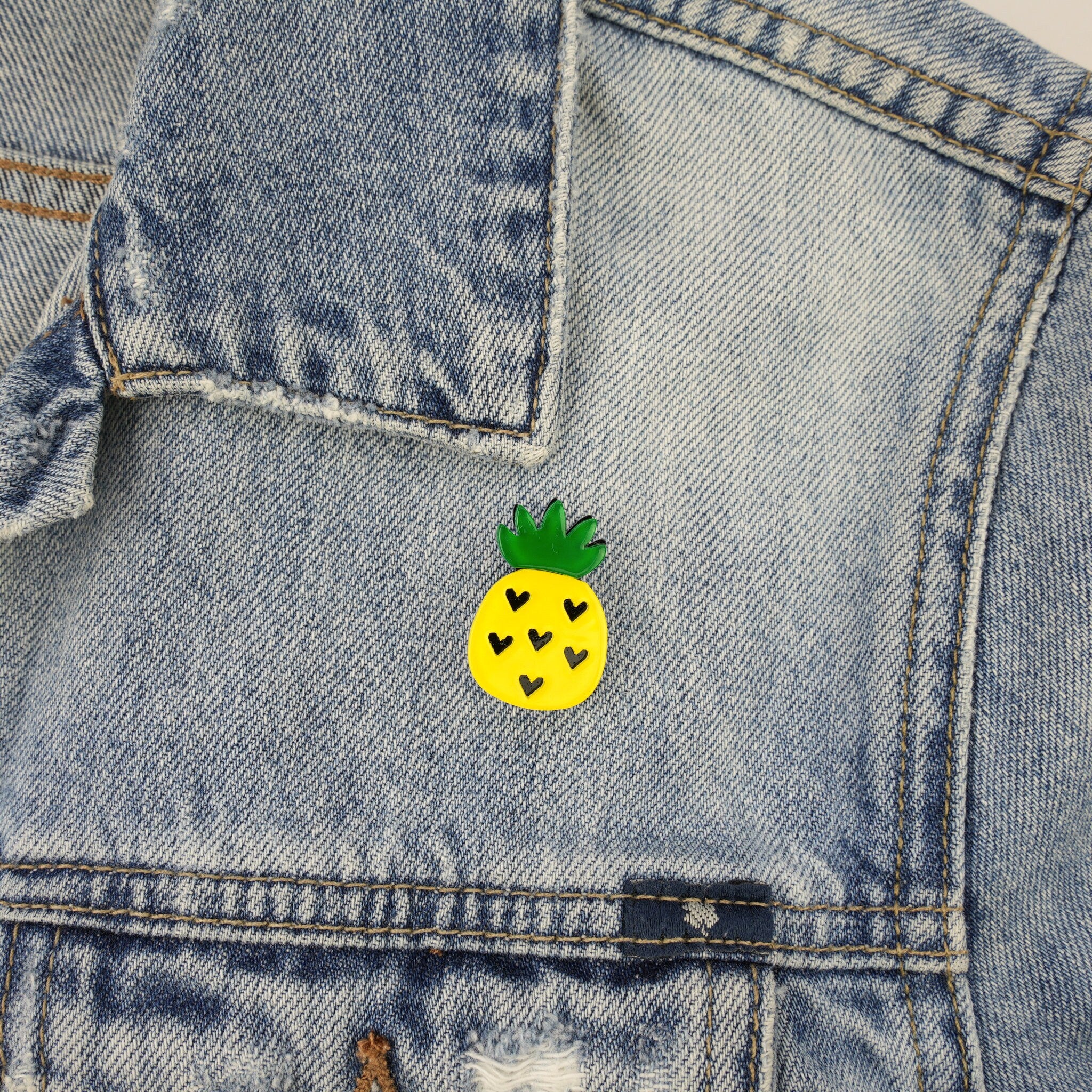 Pineapple Pin