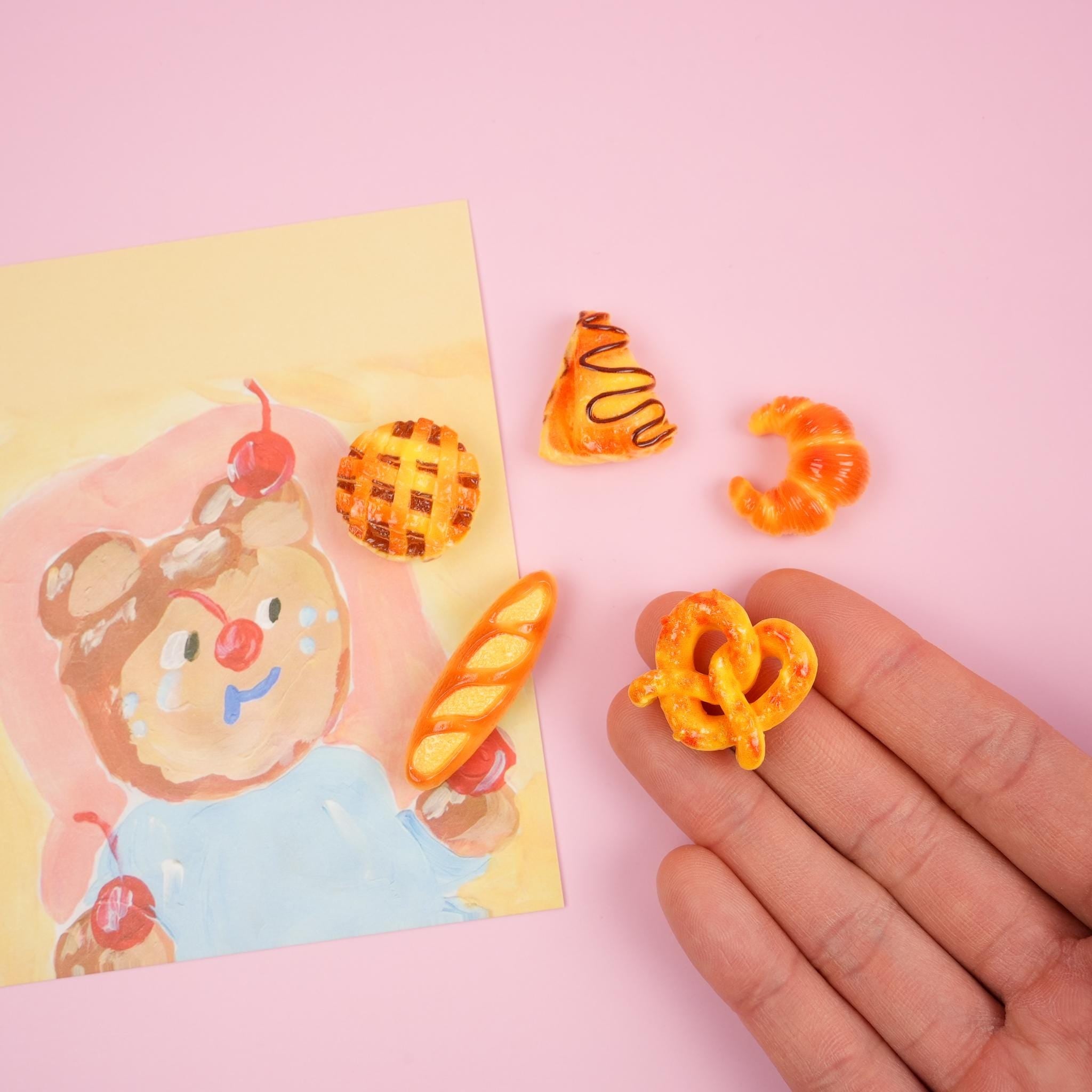 Bread Pastry Brooch