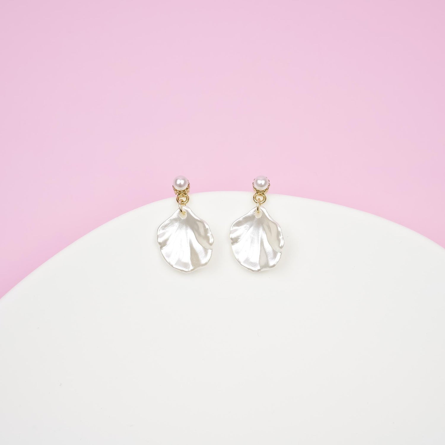 White Shell Pearl Dangle Earrings | Seashell Earrings | Handmade Boho Dangly | Gold Minimalist Earrings | Ocean Beach Wedding Jewelry