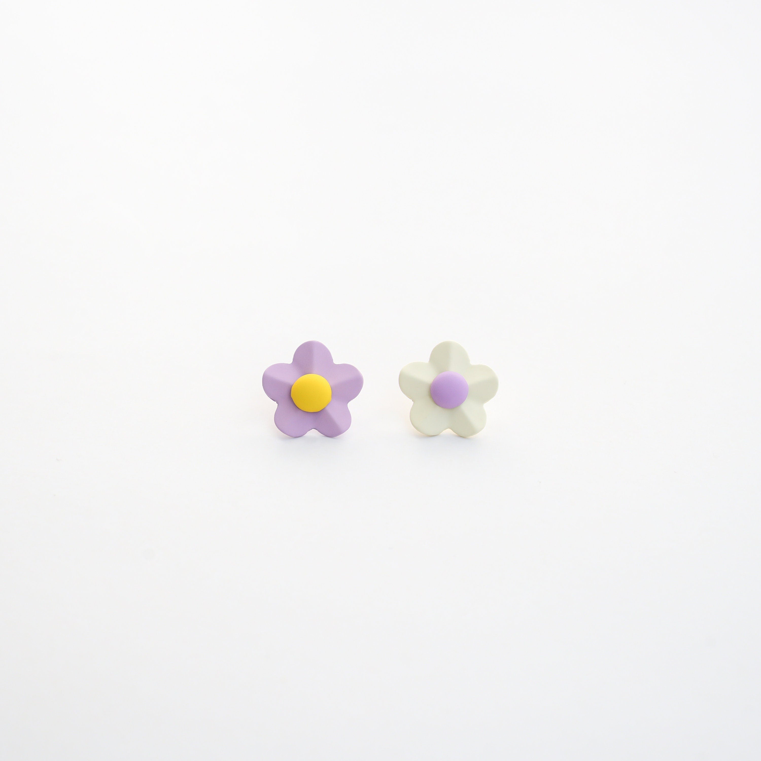 Retro Flower Mismatched Earrings - Mini Story Co